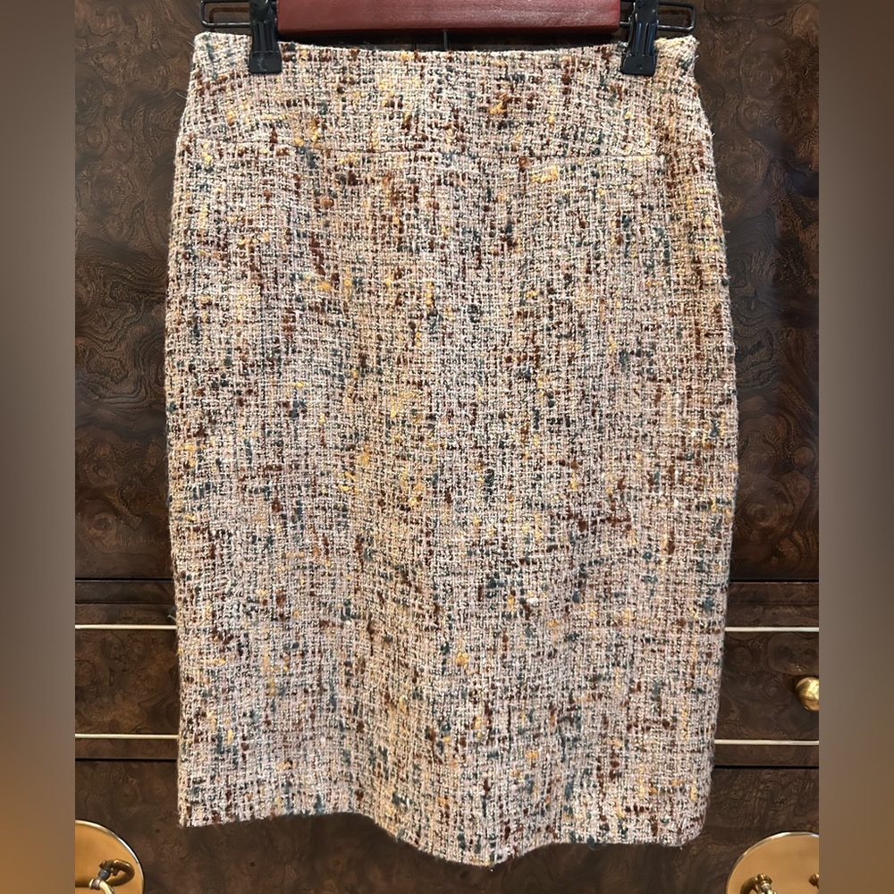 Chanel Elegant Tweed Pencil Skirt